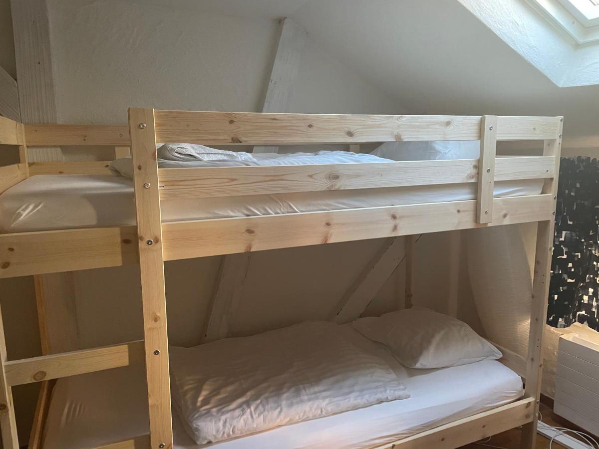 Lindas Beauty Hostel Zurich Bagian luar foto